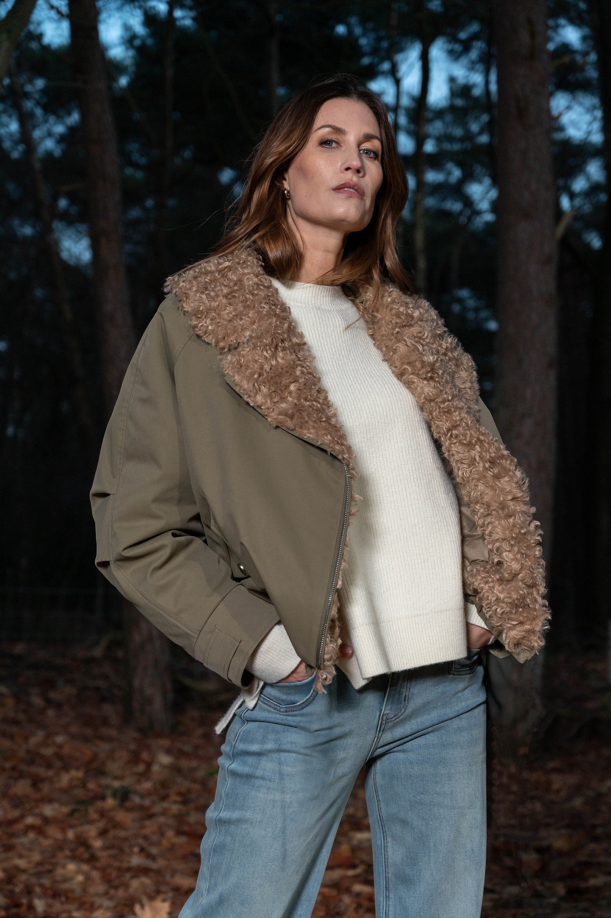 legergroene damesjas veronica met bruine teddy binnen voering voor de koude herfstdagen