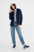 denim barrel jeans met stoere herfstjas
