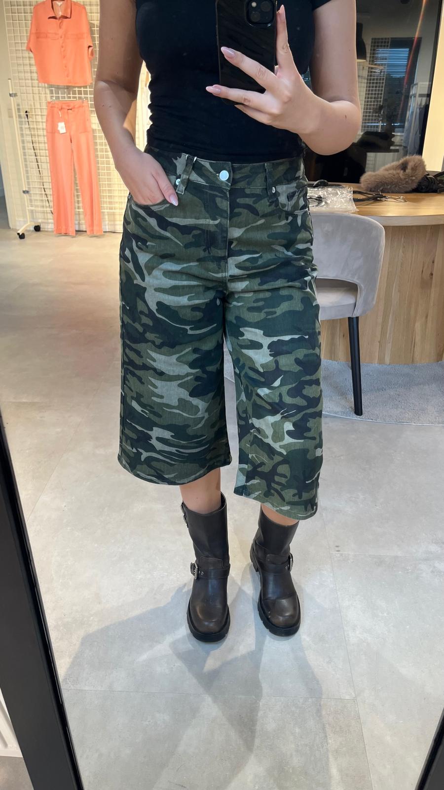 Camo print jort Bob
