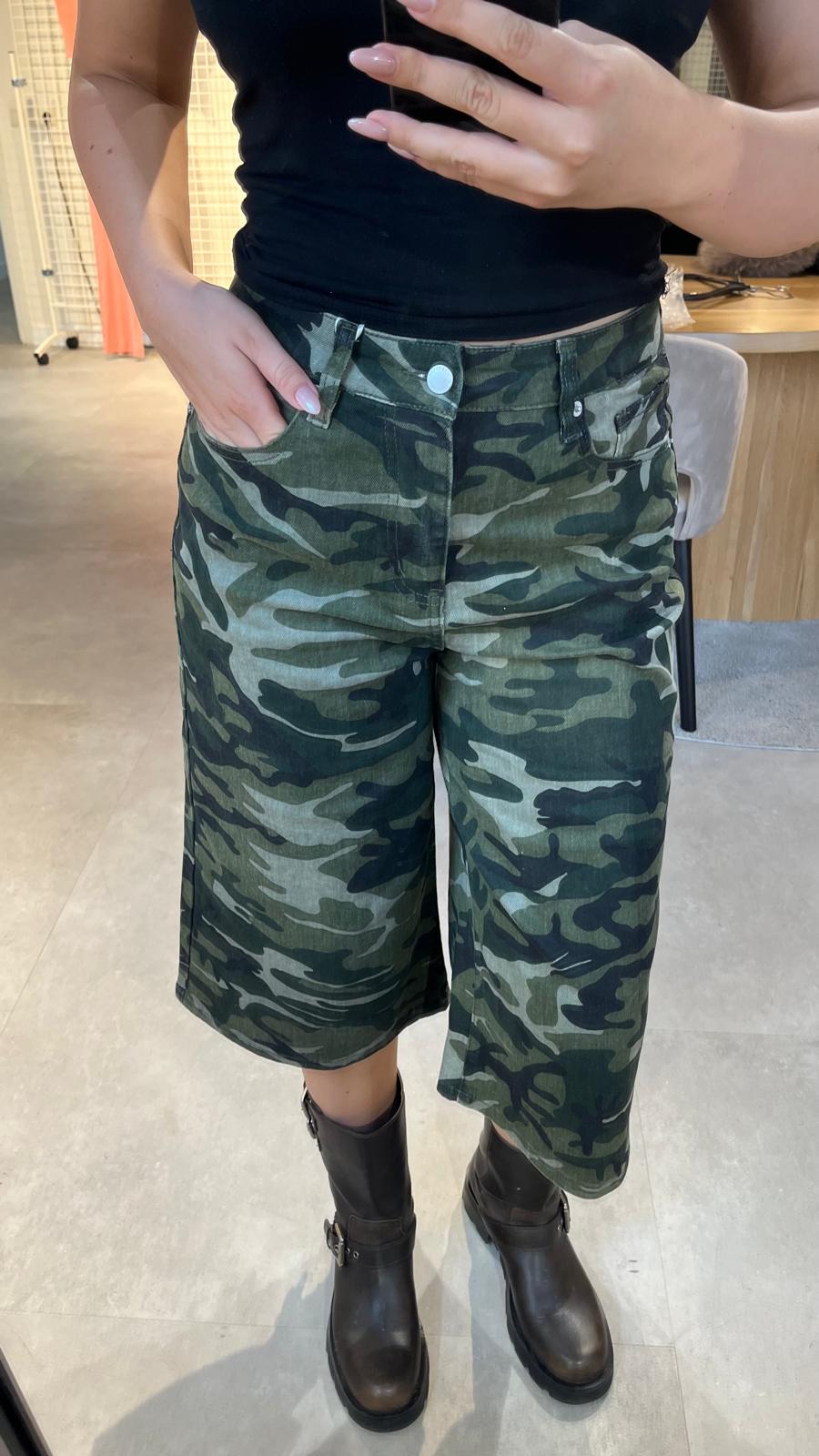 Camo print jort Bob