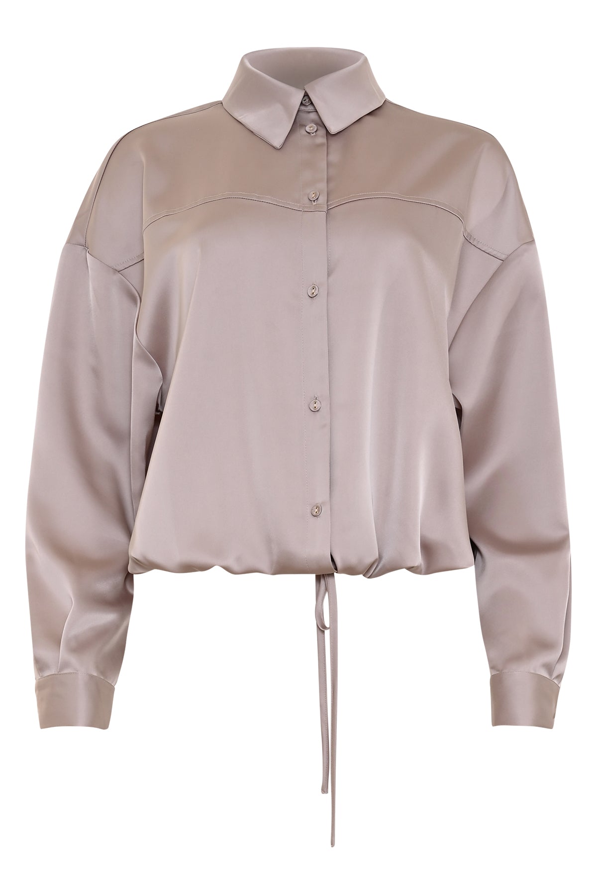 greige blouse velcie met een glanzende stof, knoopsluiting en koord voor een bloezend effect